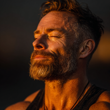 Чоловік виконує функціональні вправи